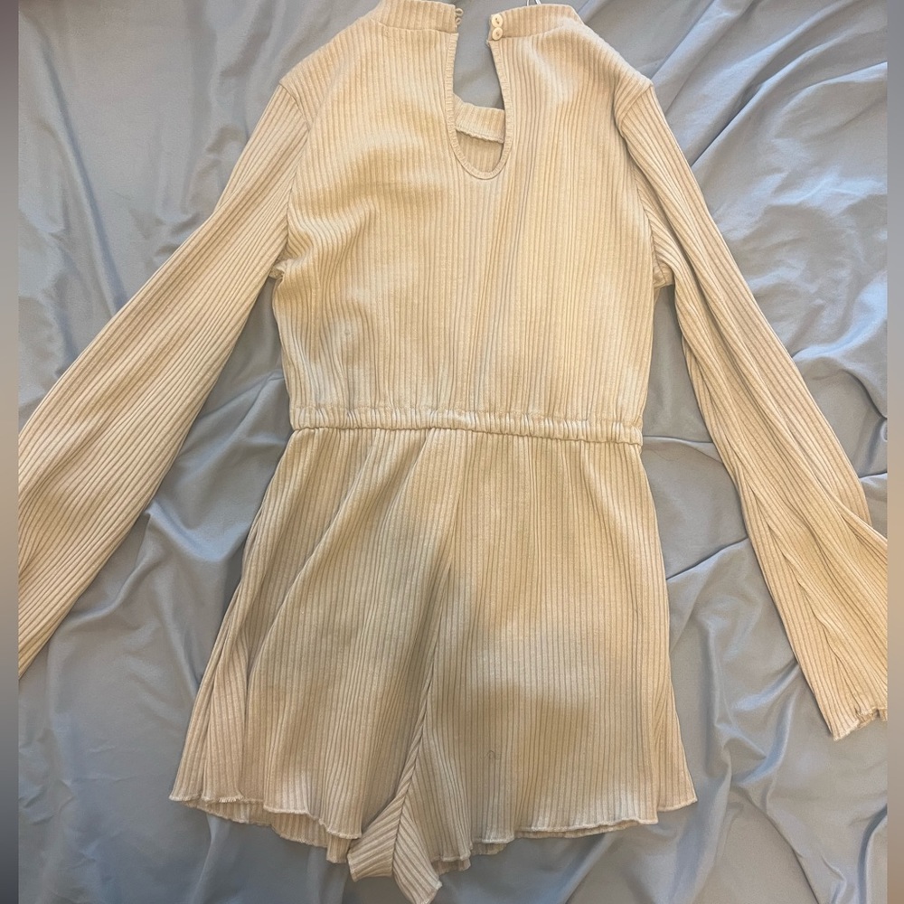 Cream Romper - Picture 2 of 4